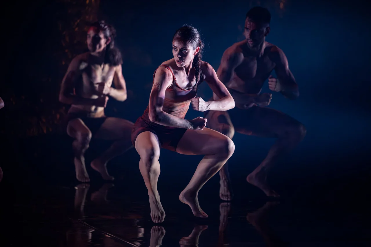 bangarra-dance-theatre-horizon-gallery-image-05.jpg