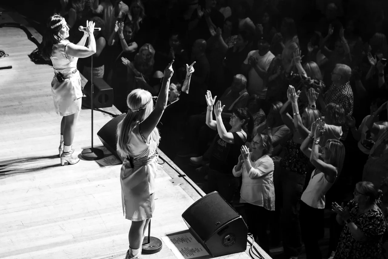 abba-thankyou-for-the-music-gallery-image-05.jpg